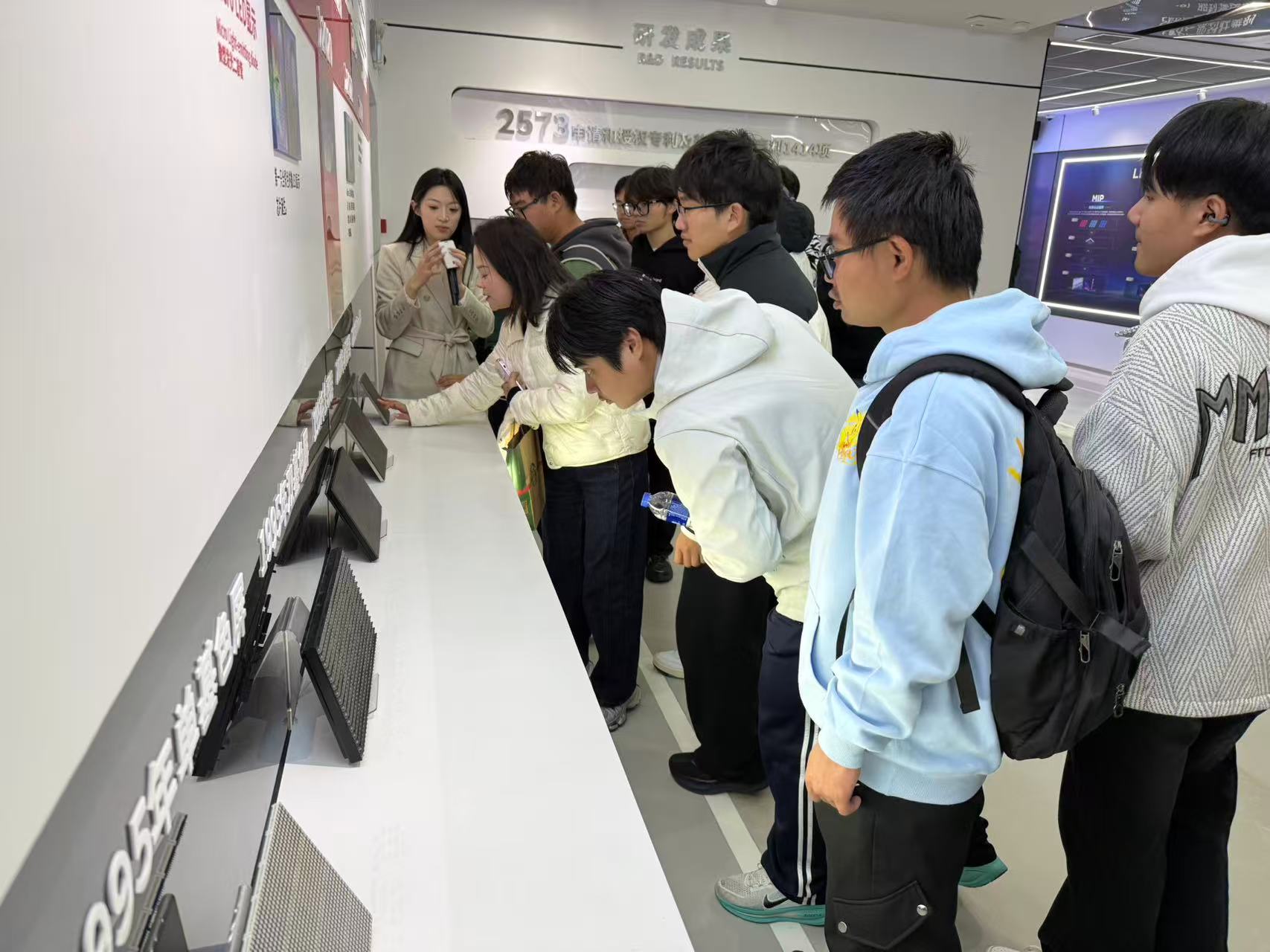 bac2ee7ff9fd54a31ace245e8f7d105.jpg bac2ee7ff9fd54a31ace245e8f7d105.jpg