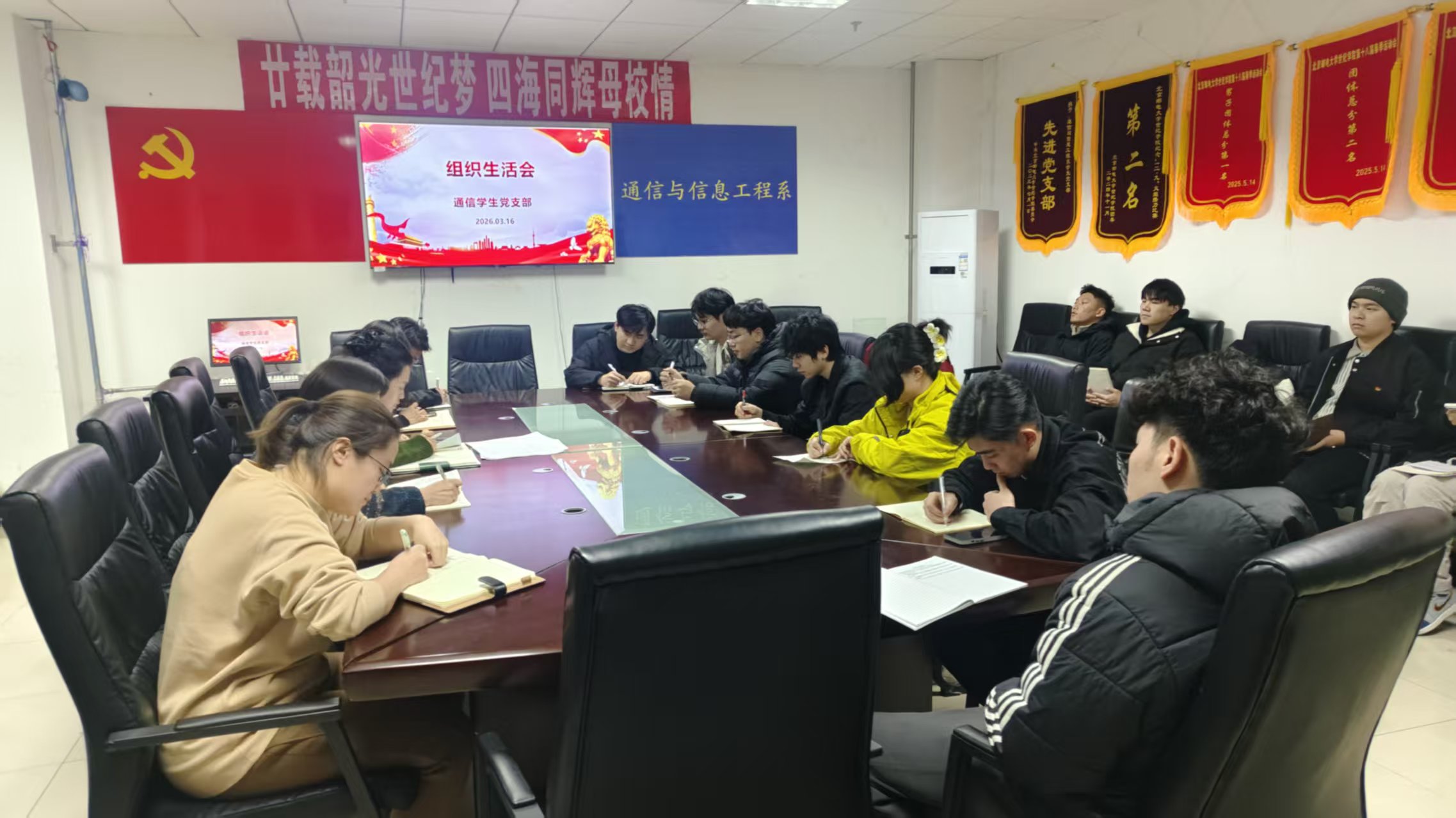 c094090f45378f997c54b8625866f625.jpg c094090f45378f997c54b8625866f625.jpg