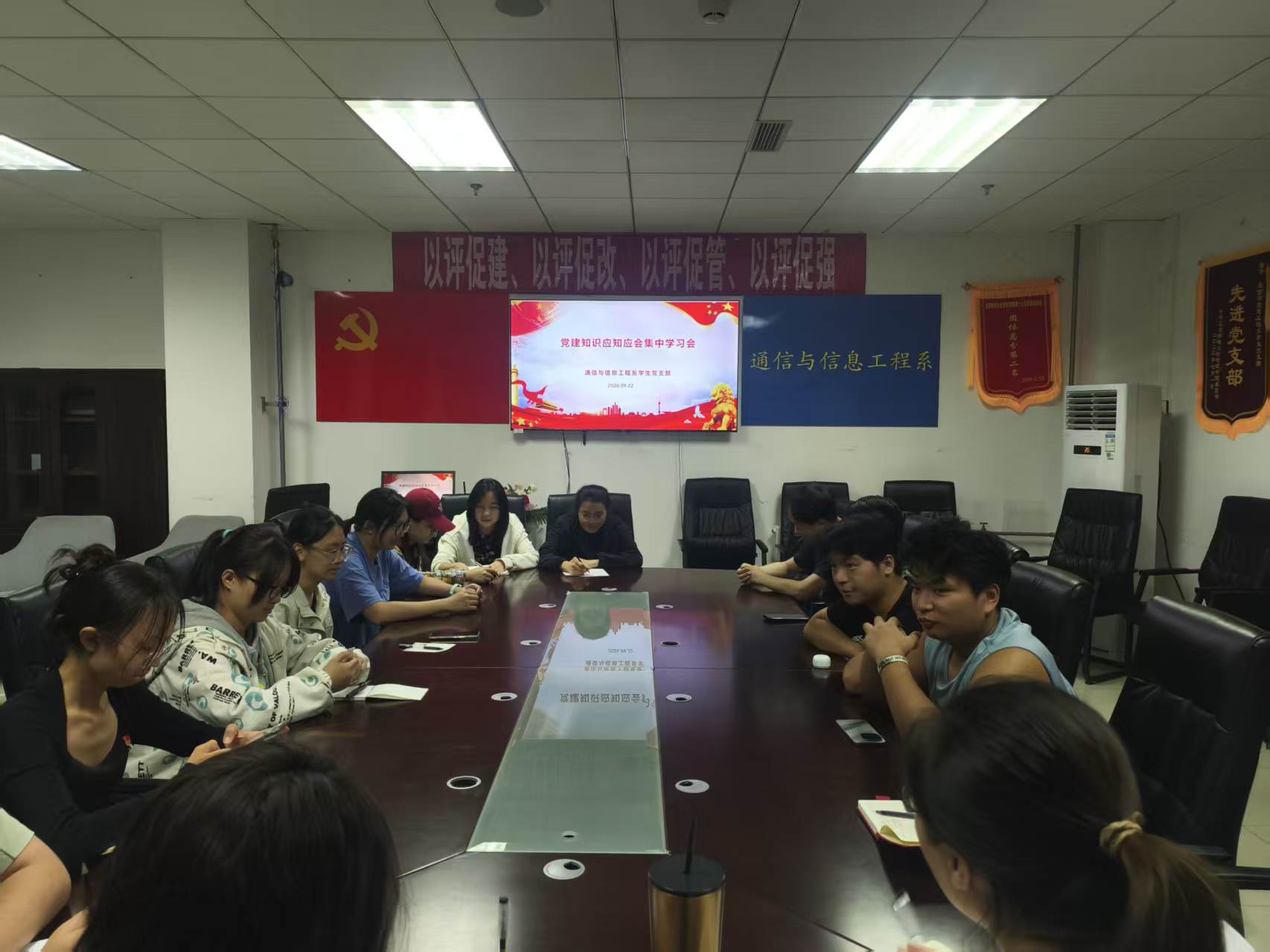 4cb31fcea55ce2ce45509de8bcd26a76.jpg 4cb31fcea55ce2ce45509de8bcd26a76.jpg